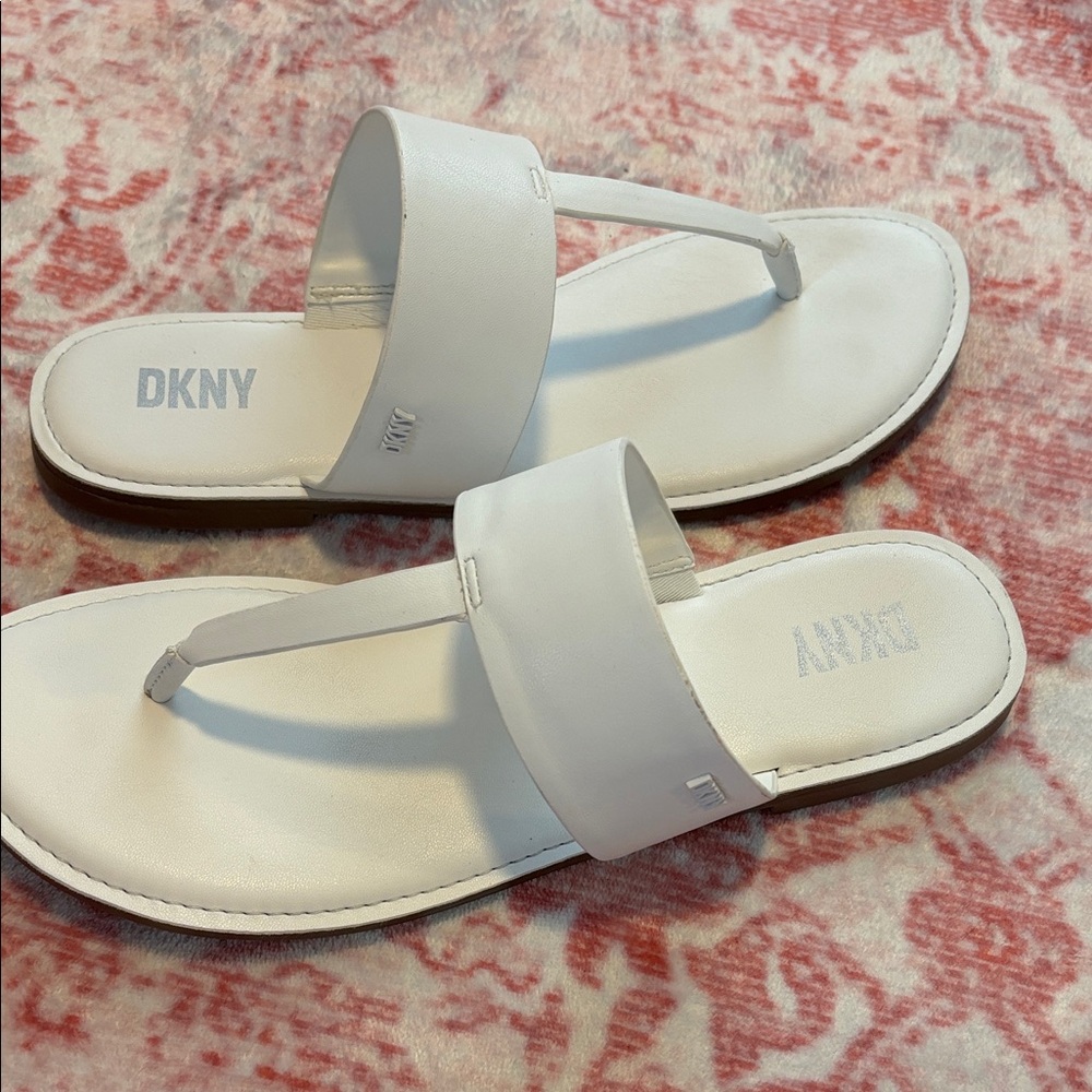 DKNY White Leather Slide Sandals with Thong Strap